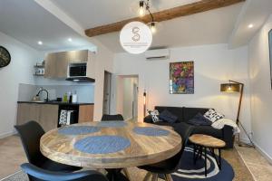 Kuchyň nebo kuchyňský kout v ubytování La Cocarde Arles Centre