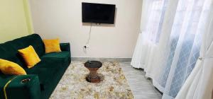 Μια τηλεόραση ή/και κέντρο ψυχαγωγίας στο KeenStays Isiolo Town