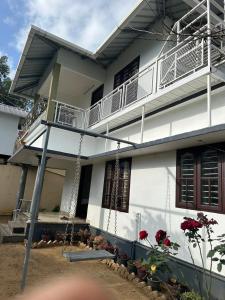 Μπαλκόνι ή βεράντα στο Honey Drops Homestay by Hebron