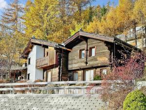 Tòa nhà nơi căn hộ tọa lạc +8 ảnh