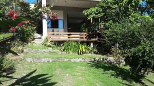 Aed väljaspool majutusasutust Suíte no Jardim, varanda com hidro, praia do Engenho d água Ilhabela +12 fotot