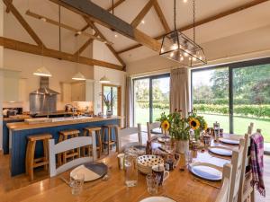 Fotografie z fotogalerie ubytování 4 Bed in Melbury Abbas 48814 v destinaci Melbury Abbas