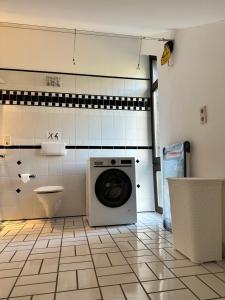 Fotografie z fotogalerie ubytování Wunderschöne Familienvilla mit Schlossblick v destinaci Lahnstein