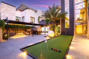 Τραπέζι μπιλιάρδου στο The George - Old Town Scottsdale private micro-resort, near the best restaurants and nightlife in AZ