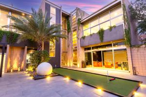 Πισίνα στο ή κοντά στο The George - Old Town Scottsdale private micro-resort, near the best restaurants and nightlife in AZ