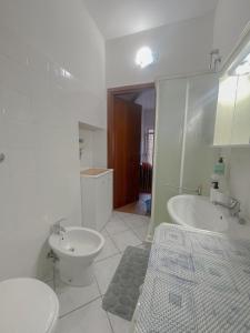 Φωτογραφία από το άλμπουμ του Breaking Bed σε Sarnelli +3 φωτογραφίες