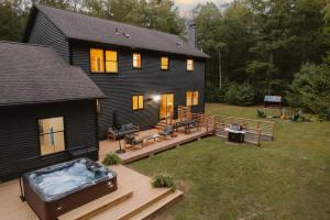 Zahrada ubytování Woods Edge Private 5 Acres Hot Tub Fire Pit