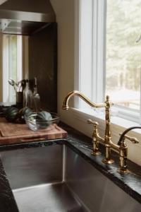 Fotografie z fotogalerie ubytování Woods Edge Private 5 Acres Hot Tub Fire Pit v destinaci Barryville