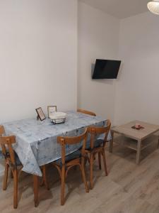 TV a/nebo společenská místnost v ubytování Kait location