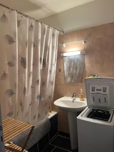 Φωτογραφία από το άλμπουμ του LOGEMENT ENTIEREMENT MEUBLE à VALLEIRY prêt de Genève σε Valleiry