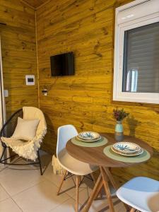 Et tv og/eller underholdning på Chalé para casais! Completo e perto de tudo!