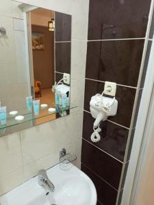 Ένα μπάνιο στο Hotel Kavela +33 φωτογραφίες