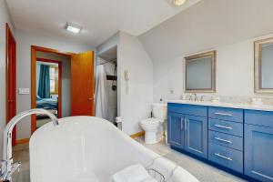 Φωτογραφία από το άλμπουμ του Broadlake σε Thayer Beach +18 φωτογραφίες