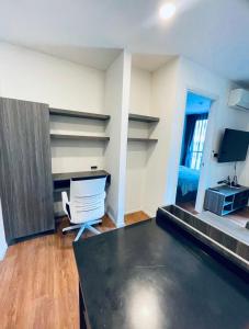 Kuchyň nebo kuchyňský kout v ubytování The Central Escape Phuket