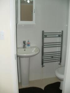 Ванна кімната в London Heathrow Guesthouse
