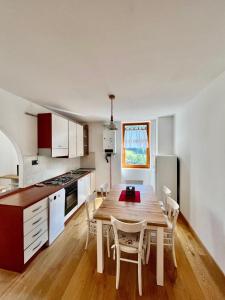 Nhà bếp/bếp nhỏ tại Appartamento Conca Epolo