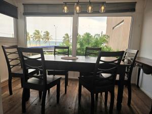 Φωτογραφία από το άλμπουμ του Contemporary apartment, sea view στο Λομέ