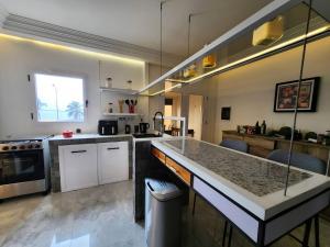 Φωτογραφία από το άλμπουμ του Contemporary apartment, sea view στο Λομέ