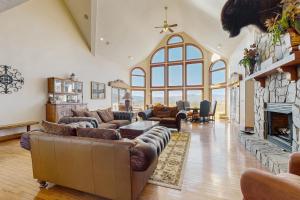 Χώρος καθιστικού στο King Lodge