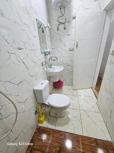 Ένα μπάνιο στο Nile View Home +19 φωτογραφίες