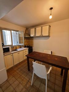 Η κουζίνα ή μικρή κουζίνα στο Delakay alojamientos 4