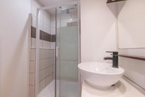 Koupelna v ubytování 002H spacieu et central avec Parking