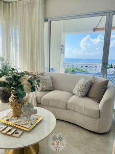 Χώρος καθιστικού στο Luxury apartment 625 Boca del Mar Tower III
