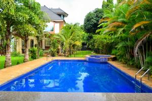 Swimmingpoolen hos eller tæt på Chaga African Home
