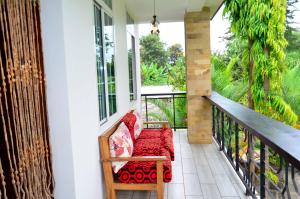 En balkon eller terrasse på Chaga African Home