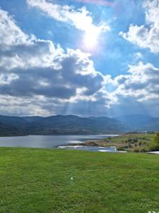 Un paisaje natural cerca de la casa de vacaciones 1 foto más
