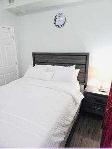 Ένα ή περισσότερα κρεβάτια σε δωμάτιο στο Home away from home 5 minutes away EWR Airport +13 φωτογραφίες