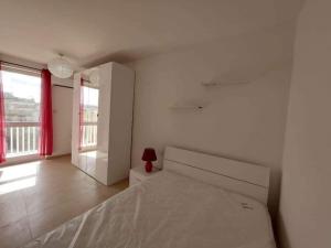 Postel nebo postele na pokoji v ubytování Central modern apartment