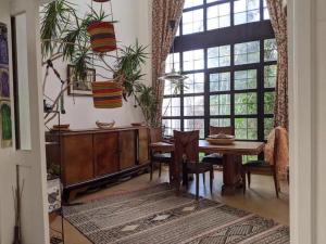 Khu vực ghế ngồi tại Cosy and Spacious 4BR villa 5 min to Hay Riad