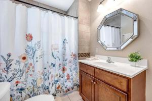 Koupelna v ubytování Cordova Palms A - Duplex by Castillo + 21 fotografií