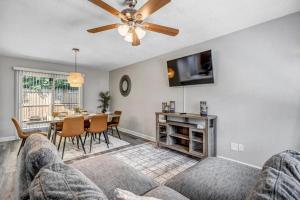 Et tv og/eller underholdning på Brooklyn Bungalow