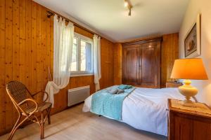 Postel nebo postele na pokoji v ubytování Les Chrysalis - Nature, Lac, Montagnes & Ski 10'min