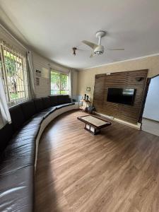 Μια τηλεόραση ή/και κέντρο ψυχαγωγίας στο Exito