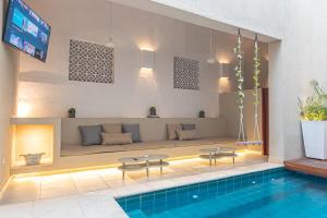 Swimmingpoolen hos eller tæt på Perla Oasis with Private Pool by Xarm Apartments