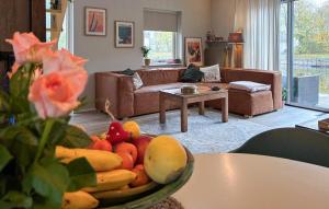 Posezení v ubytování 3 Bedroom Amazing Home In Hoeven