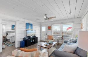 Μια τηλεόραση ή/και κέντρο ψυχαγωγίας στο Magnolia Cottage