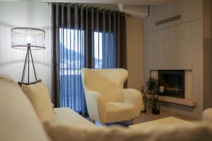 Χώρος καθιστικού στο Rock State View - Unique Overlooking Meteora Flat