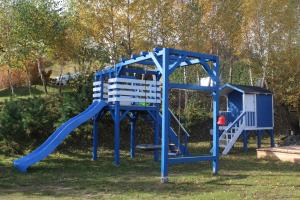 Ο χώρος παιχνιδιού για παιδιά στο Brzozowa Osada