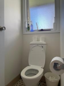 Koupelna v ubytování Coral House + 9 fotografií