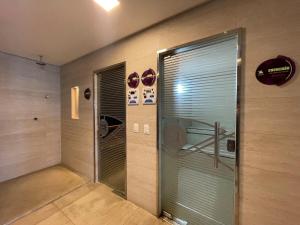 Galería fotográfica de Apartamento quarto e sala Edifício Time - 1105 en Maceió