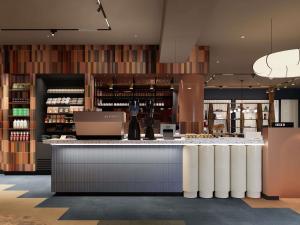 Ο χώρος του lounge ή του μπαρ στο Mercure Hotel Den Haag Central