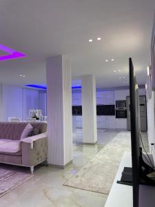 Μια τηλεόραση ή/και κέντρο ψυχαγωγίας στο IK Villa