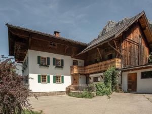 Tòa nhà nơi căn hộ tọa lạc