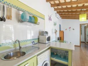 Φωτογραφία από το άλμπουμ του Casa para 3 con piscina compartida, Wi-Fi σε Roche