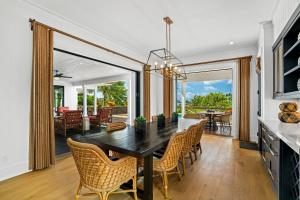 TV a/nebo společenská místnost v ubytování Kainani Vacation Home #10