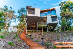 Το κτήριο όπου στεγάζεται  η παραθεριστική κατοικία